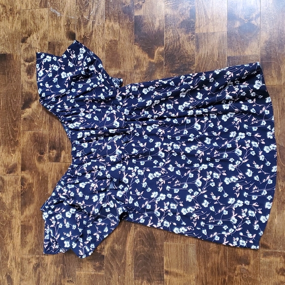 Suzy Shier summer top, off the shoulder, navy blue with flowe pattern. Size M. - Picture 2 of 3